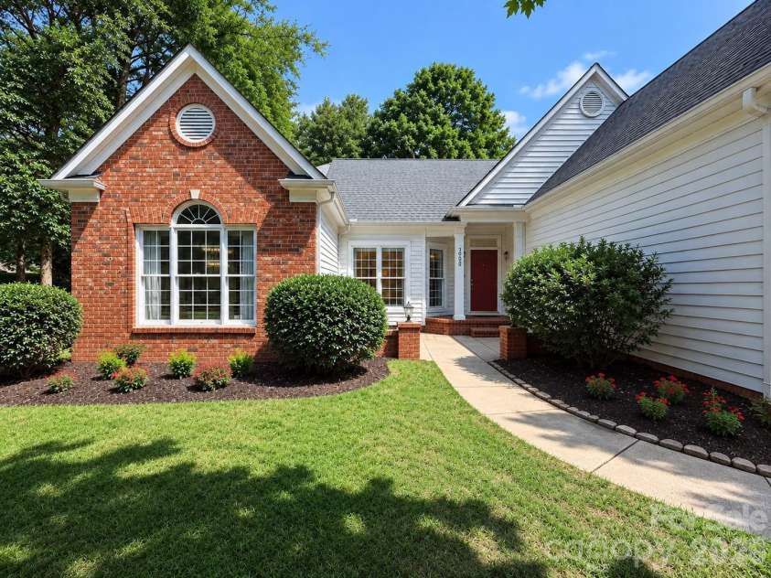 5508 Tullamore Lane, Charlotte, NC 28269.  MLS# CAR4414187, YatesRealty ID 48091. 