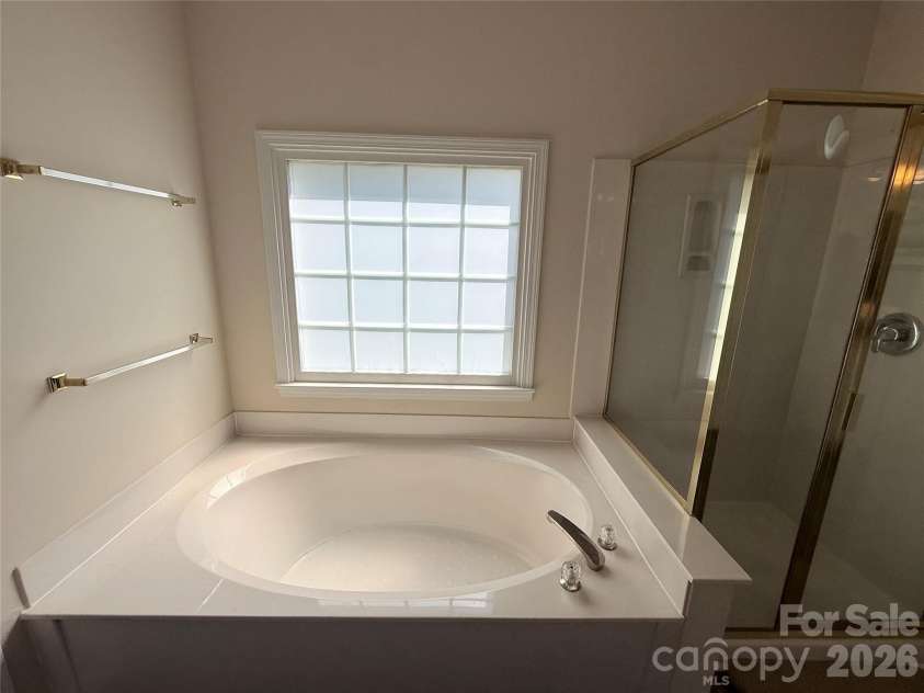 5508 Tullamore Lane, Charlotte, NC 28269.  MLS# CAR4414187, YatesRealty ID 48091. 
