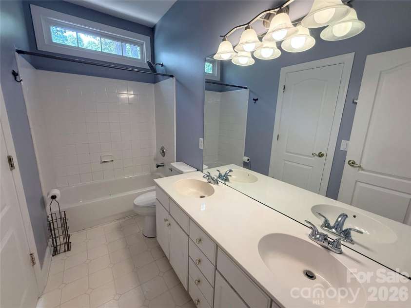 5508 Tullamore Lane, Charlotte, NC 28269.  MLS# CAR4414187, YatesRealty ID 48091. 