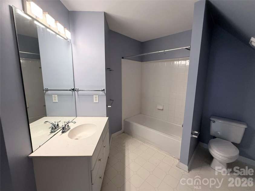5508 Tullamore Lane, Charlotte, NC 28269.  MLS# CAR4414187, YatesRealty ID 48091. 