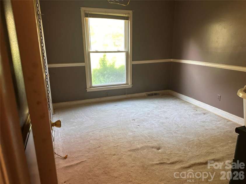 7216 Lockmont Drive, Charlotte, NC 28212.  MLS# CAR4414193, YatesRealty ID 48092. Bedroom #1