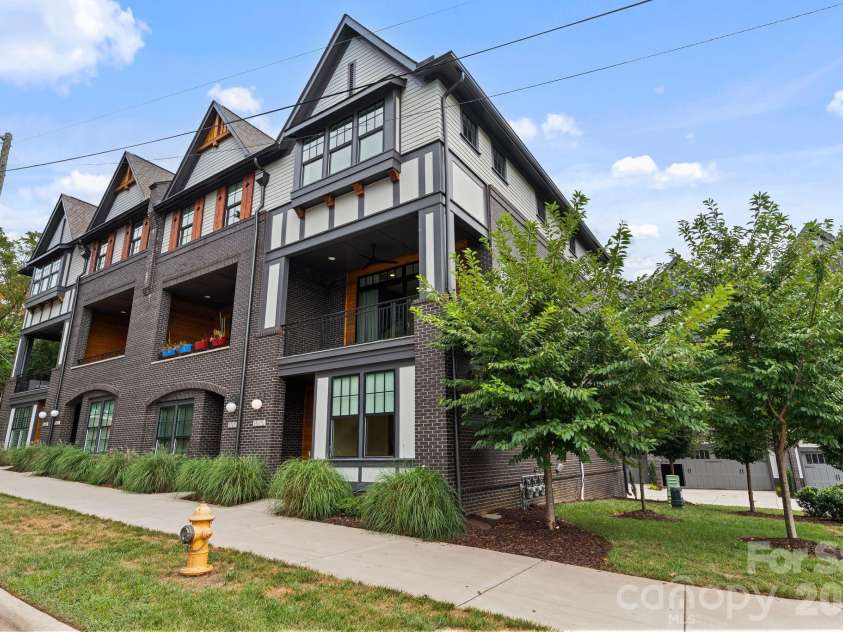 3015 Kalex Court, Charlotte, NC 28204.  MLS# CAR4411087, YatesRealty ID 48094. 