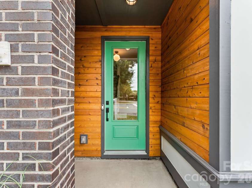 3015 Kalex Court, Charlotte, NC 28204.  MLS# CAR4411087, YatesRealty ID 48094. 