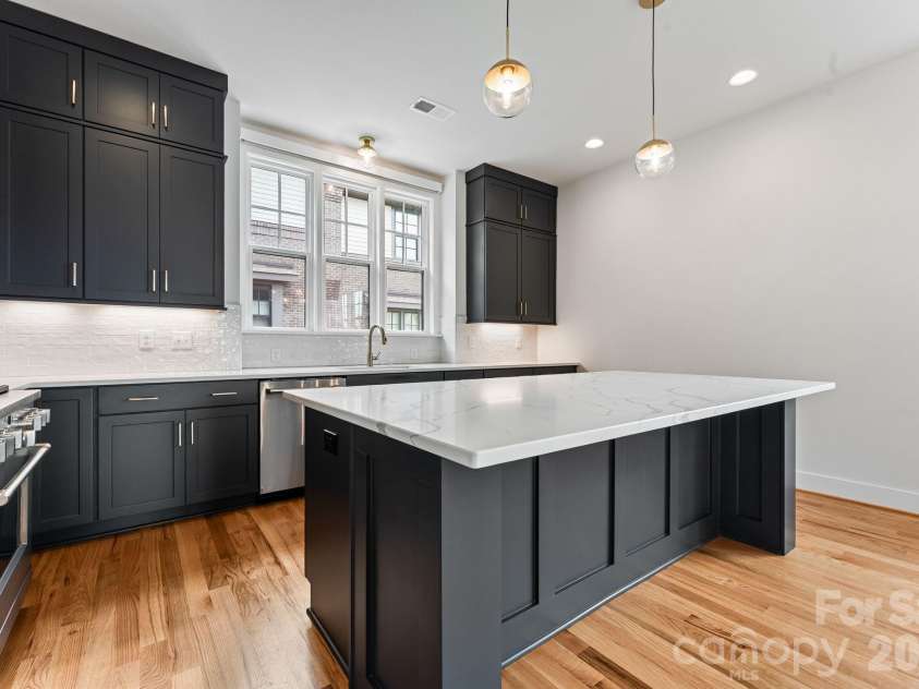 3015 Kalex Court, Charlotte, NC 28204.  MLS# CAR4411087, YatesRealty ID 48094. 