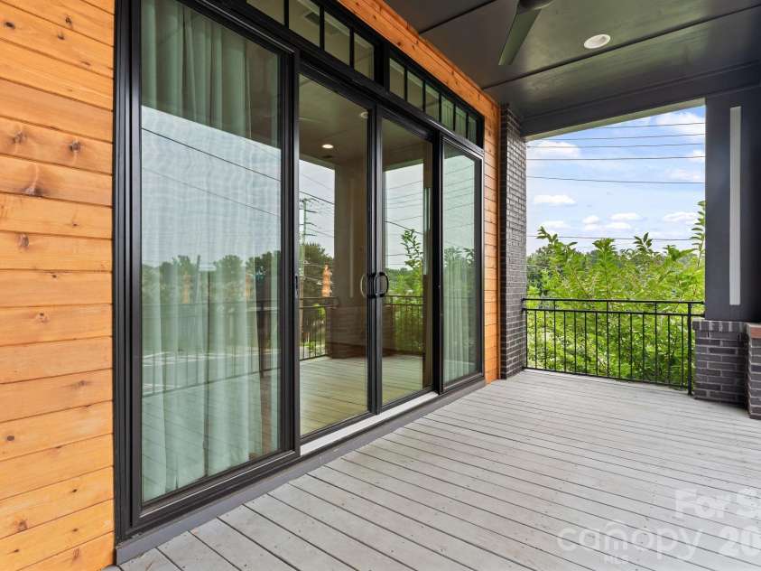 3015 Kalex Court, Charlotte, NC 28204.  MLS# CAR4411087, YatesRealty ID 48094. 