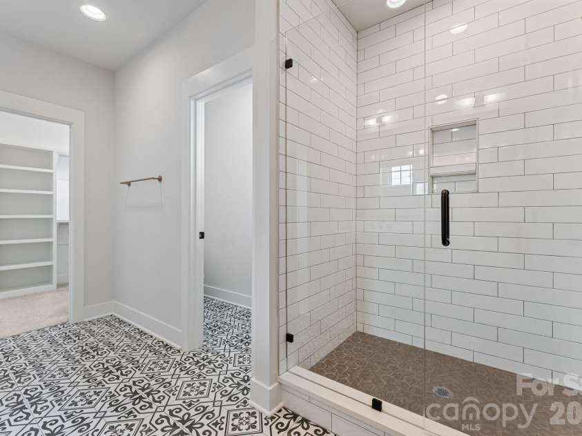 3015 Kalex Court, Charlotte, NC 28204.  MLS# CAR4411087, YatesRealty ID 48094. 