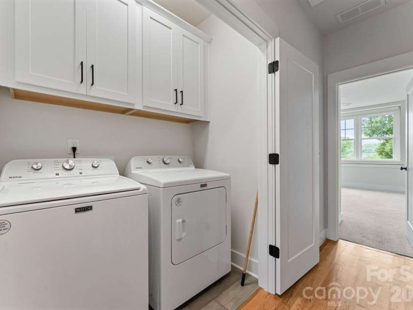 3015 Kalex Court, Charlotte, NC 28204.  MLS# CAR4411087, YatesRealty ID 48094. 