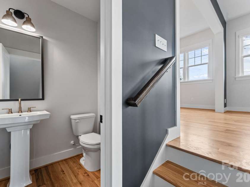 3015 Kalex Court, Charlotte, NC 28204.  MLS# CAR4411087, YatesRealty ID 48094. 