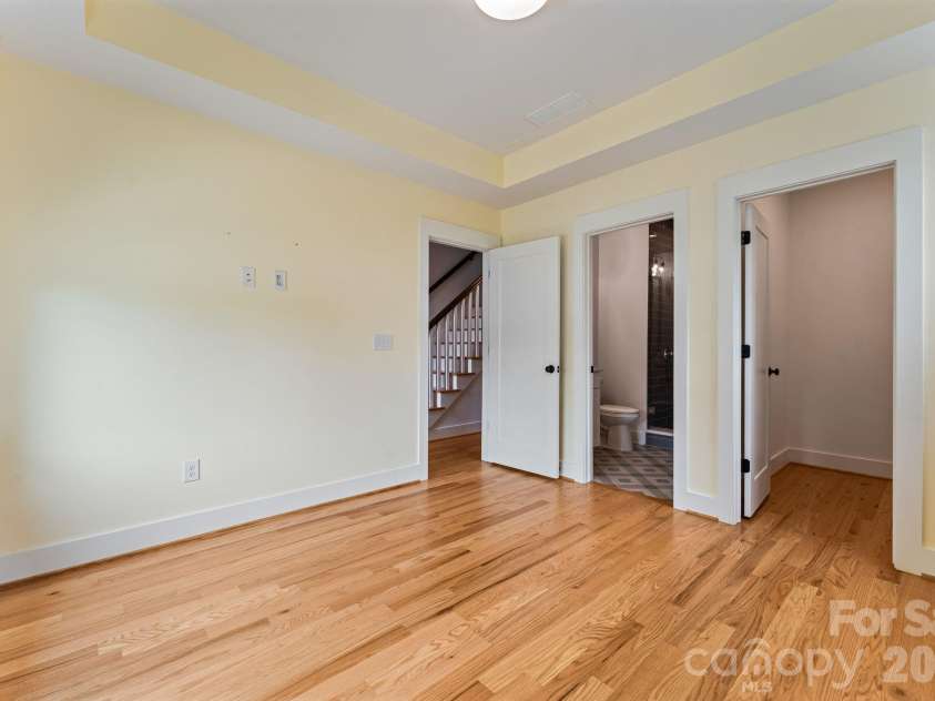 3015 Kalex Court, Charlotte, NC 28204.  MLS# CAR4411087, YatesRealty ID 48094. 