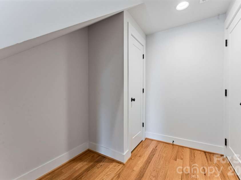 3015 Kalex Court, Charlotte, NC 28204.  MLS# CAR4411087, YatesRealty ID 48094. 