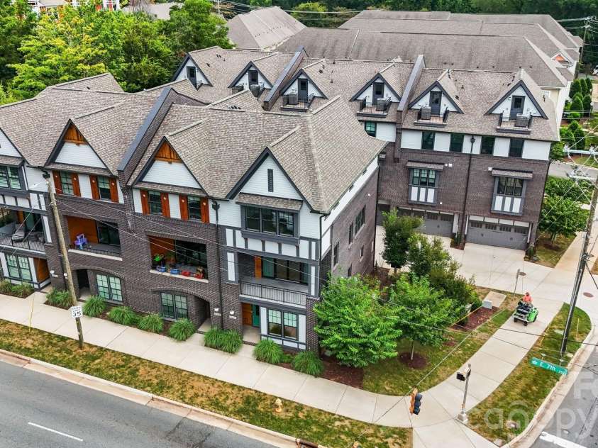 3015 Kalex Court, Charlotte, NC 28204.  MLS# CAR4411087, YatesRealty ID 48094. 