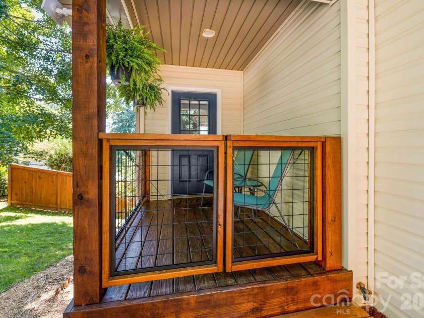 19 Oakcrest Place, Asheville, NC 28806.  MLS# CAR4408201, YatesRealty ID 48095. Gated front porch