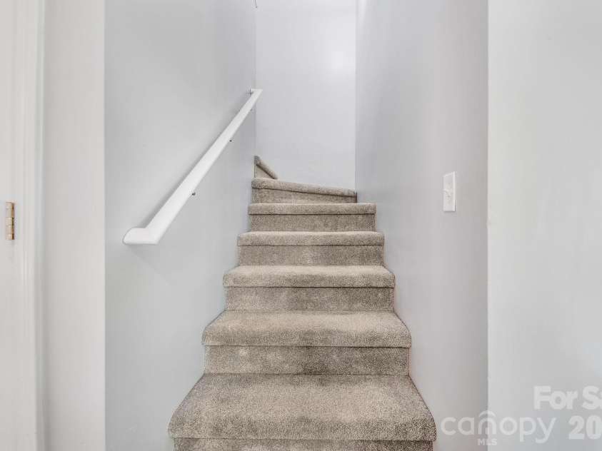 19 Oakcrest Place, Asheville, NC 28806.  MLS# CAR4408201, YatesRealty ID 48095. Upstairs!