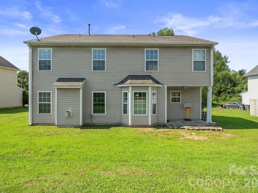 2015 Mallard Pointe Drive, Kannapolis, NC 28083.  MLS# CAR4419846, YatesRealty ID 48097. 