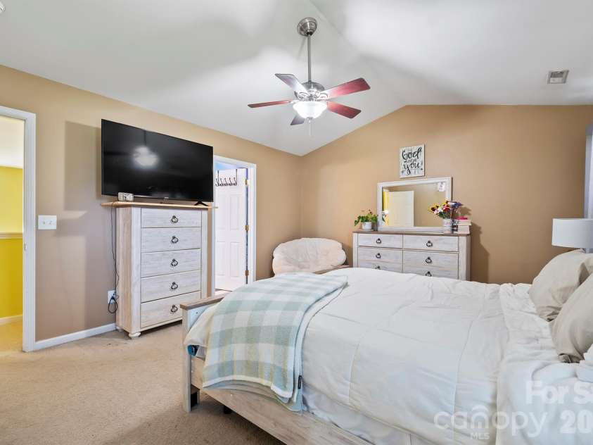2015 Mallard Pointe Drive, Kannapolis, NC 28083.  MLS# CAR4419846, YatesRealty ID 48097. 