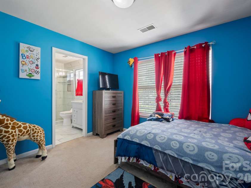 2015 Mallard Pointe Drive, Kannapolis, NC 28083.  MLS# CAR4419846, YatesRealty ID 48097. 
