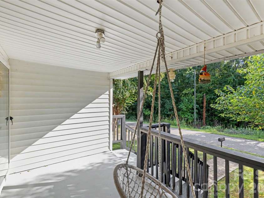 2878 Millstone Drive, Gastonia, NC 28054.  MLS# CAR4419334, YatesRealty ID 48098. Great Southern Porch
