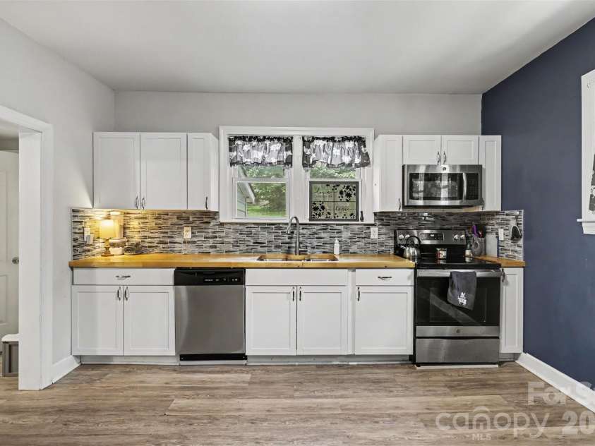 2878 Millstone Drive, Gastonia, NC 28054.  MLS# CAR4419334, YatesRealty ID 48098. Spacious Kitchen