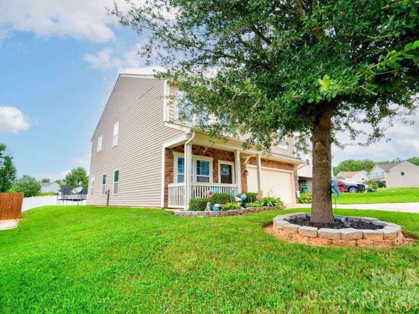 3219 Pikes Peak Drive, Gaston, NC 28052.  MLS# CAR4412245, YatesRealty ID 48099. 