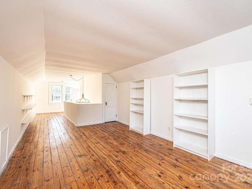 815 6th Avenue, Hickory, NC 28602.  MLS# CAR4193289, YatesRealty ID 481. 