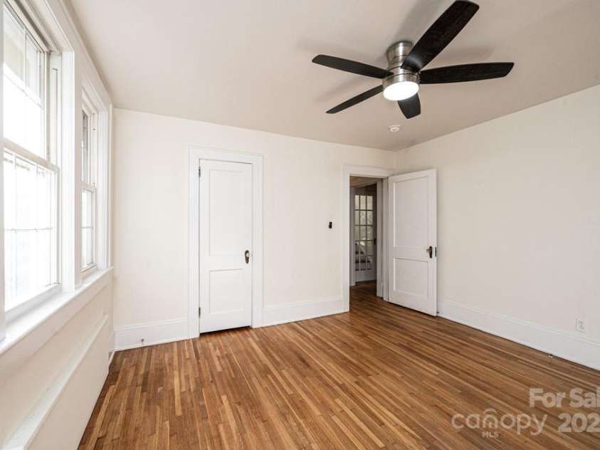 815 6th Avenue, Hickory, NC 28602.  MLS# CAR4193289, YatesRealty ID 481. 