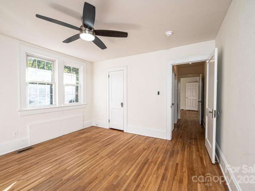 815 6th Avenue, Hickory, NC 28602.  MLS# CAR4193289, YatesRealty ID 481. 