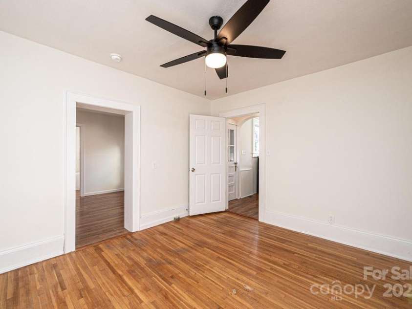 815 6th Avenue, Hickory, NC 28602.  MLS# CAR4193289, YatesRealty ID 481. 