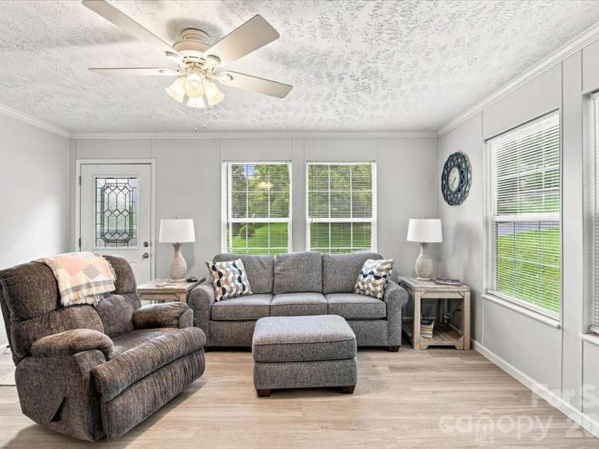 220 Powderhorn Drive, Waynesville, NC 28786.  MLS# CAR4419186, YatesRealty ID 48100. 