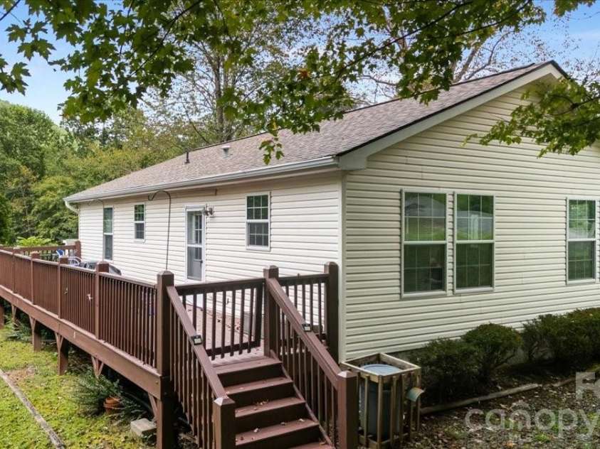 220 Powderhorn Drive, Waynesville, NC 28786.  MLS# CAR4419186, YatesRealty ID 48100. 