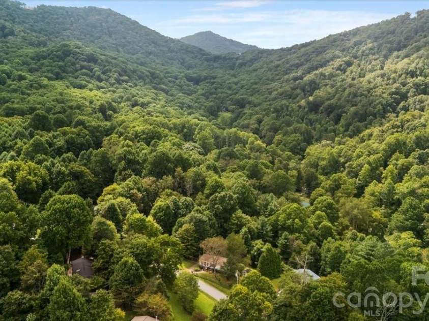 220 Powderhorn Drive, Waynesville, NC 28786.  MLS# CAR4419186, YatesRealty ID 48100. 