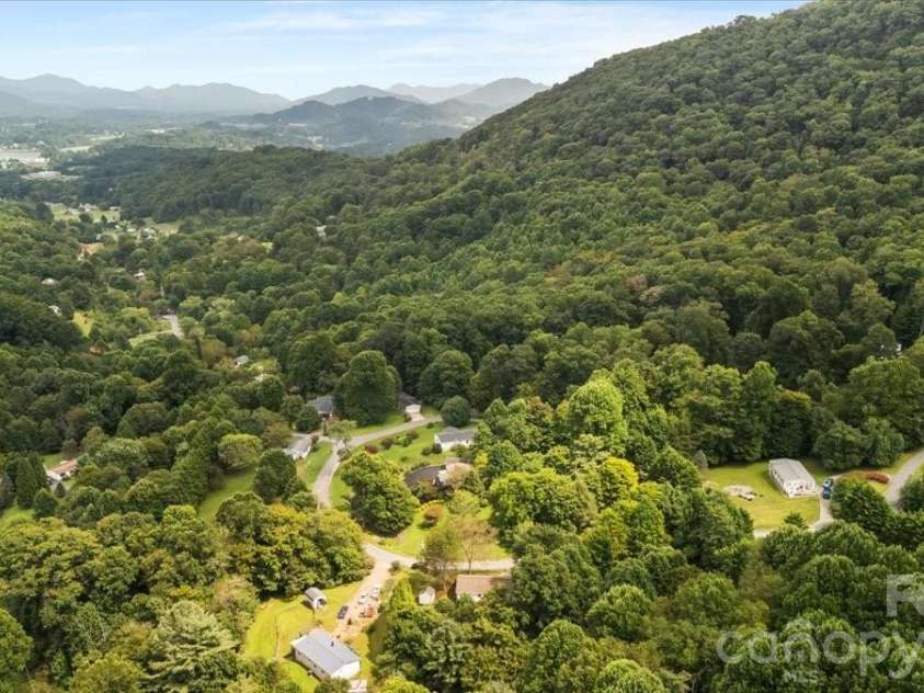 220 Powderhorn Drive, Waynesville, NC 28786.  MLS# CAR4419186, YatesRealty ID 48100. 