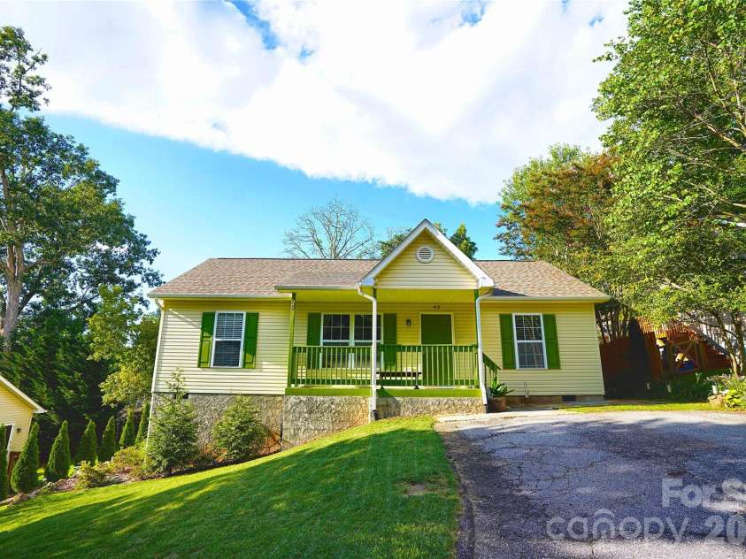 43 Moore Avenue, Asheville, NC 28806.  MLS# CAR4408309, YatesRealty ID 48101. 