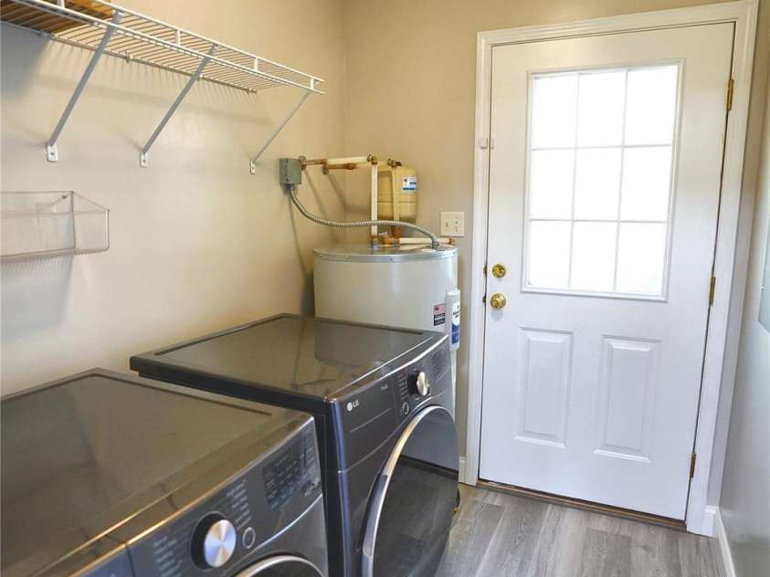 43 Moore Avenue, Asheville, NC 28806.  MLS# CAR4408309, YatesRealty ID 48101. 