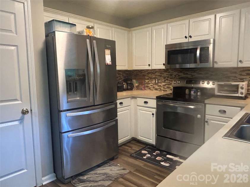9206 Rotherham Lane, Charlotte, NC 28216.  MLS# CAR4419892, YatesRealty ID 48102. Nice size pantry
