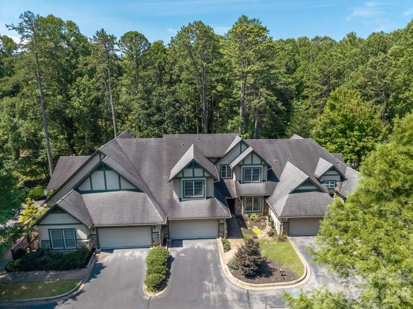 47 Ridgetop Circle, Brevard, NC 28712.  MLS# CAR4414637, YatesRealty ID 48104. 47 Ridgetop Cir
