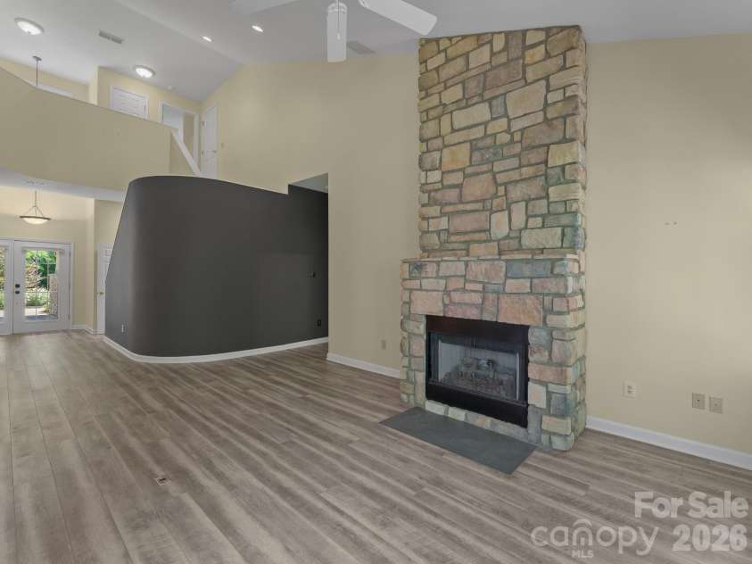 47 Ridgetop Circle, Brevard, NC 28712.  MLS# CAR4414637, YatesRealty ID 48104. Great Room