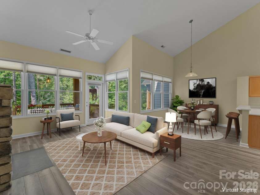 47 Ridgetop Circle, Brevard, NC 28712.  MLS# CAR4414637, YatesRealty ID 48104. Great Room