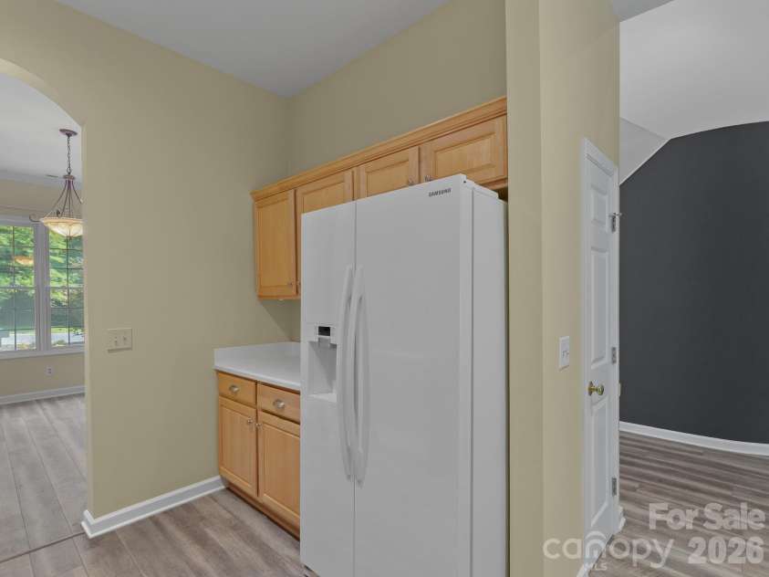 47 Ridgetop Circle, Brevard, NC 28712.  MLS# CAR4414637, YatesRealty ID 48104. Kitchen