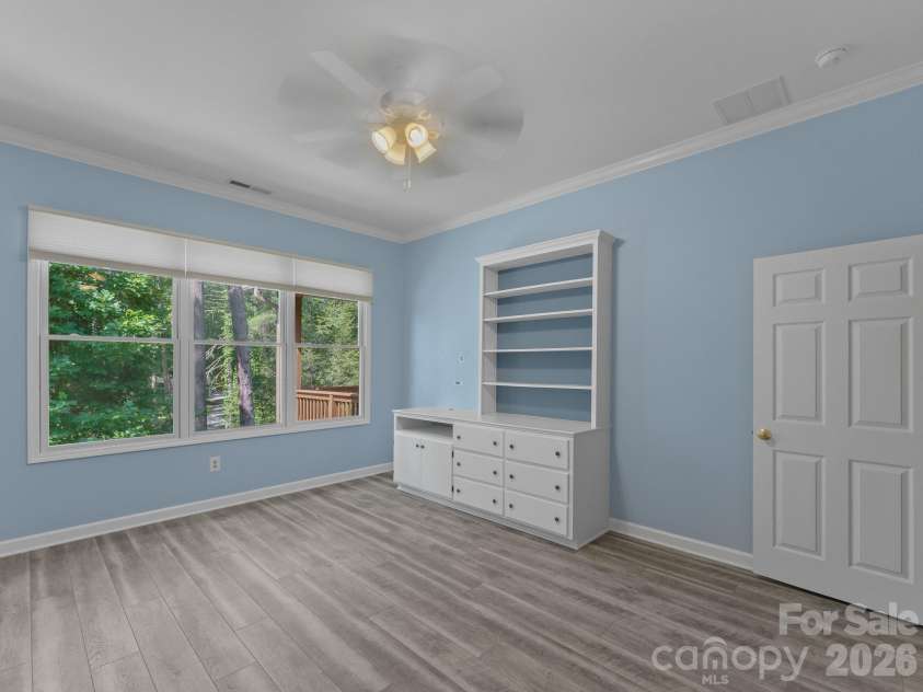 47 Ridgetop Circle, Brevard, NC 28712.  MLS# CAR4414637, YatesRealty ID 48104. Primary Bedroom