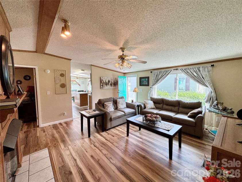 236 Riverwind Drive, Hendersonville, NC 28739.  MLS# CAR4418143, YatesRealty ID 48106. 