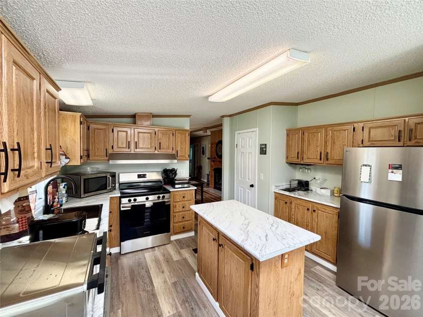 236 Riverwind Drive, Hendersonville, NC 28739.  MLS# CAR4418143, YatesRealty ID 48106. 