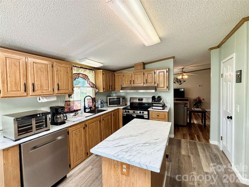 236 Riverwind Drive, Hendersonville, NC 28739.  MLS# CAR4418143, YatesRealty ID 48106. 