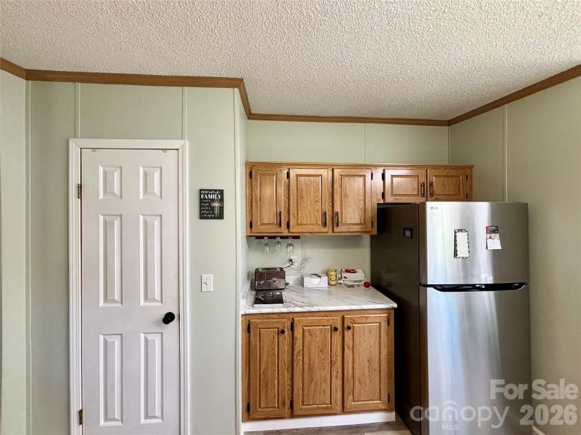 236 Riverwind Drive, Hendersonville, NC 28739.  MLS# CAR4418143, YatesRealty ID 48106. 