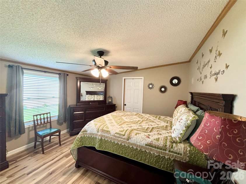 236 Riverwind Drive, Hendersonville, NC 28739.  MLS# CAR4418143, YatesRealty ID 48106. 