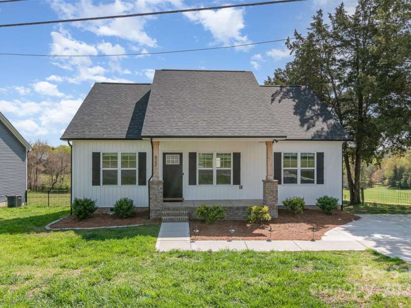 623 Skyland Drive, Mount Pleasant, NC 28124.  MLS# CAR4239820, YatesRealty ID 4811. 