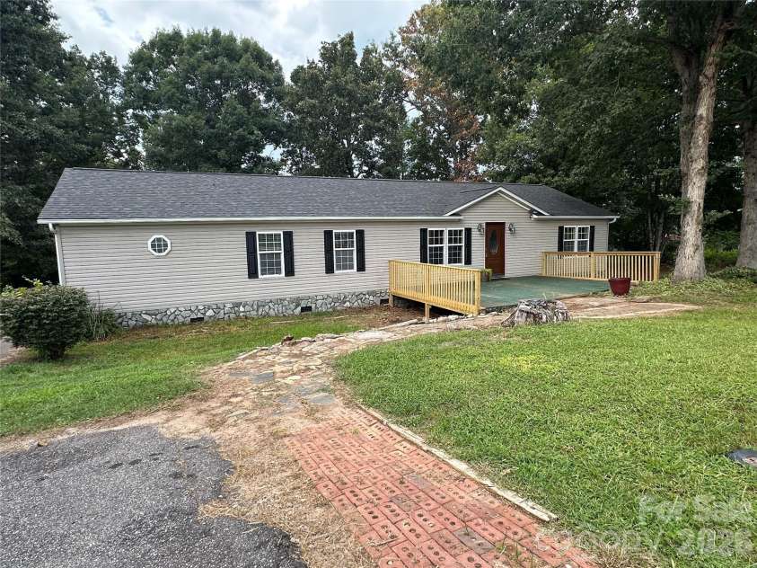 4786 BRIAR Court, Granite Falls, NC 28630.  MLS# CAR4419568, YatesRealty ID 48110. 