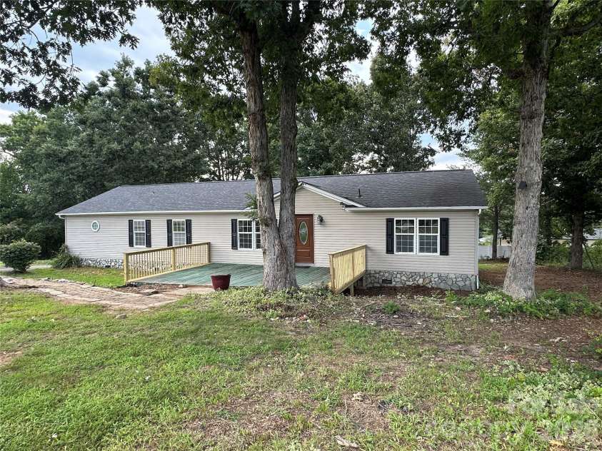 4786 BRIAR Court, Granite Falls, NC 28630.  MLS# CAR4419568, YatesRealty ID 48110. 