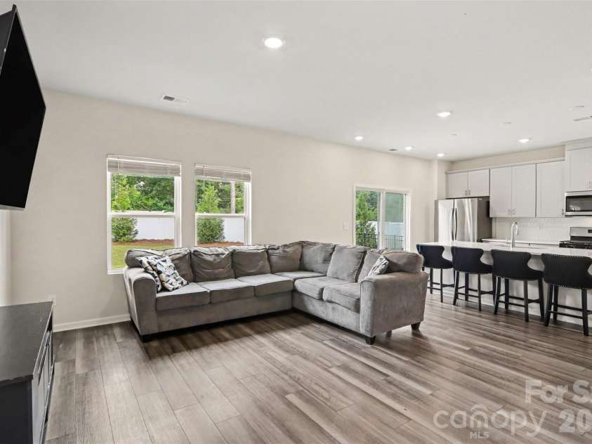 1224 Harland Street, Charlotte, NC 28216.  MLS# CAR4419812, YatesRealty ID 48111. 
