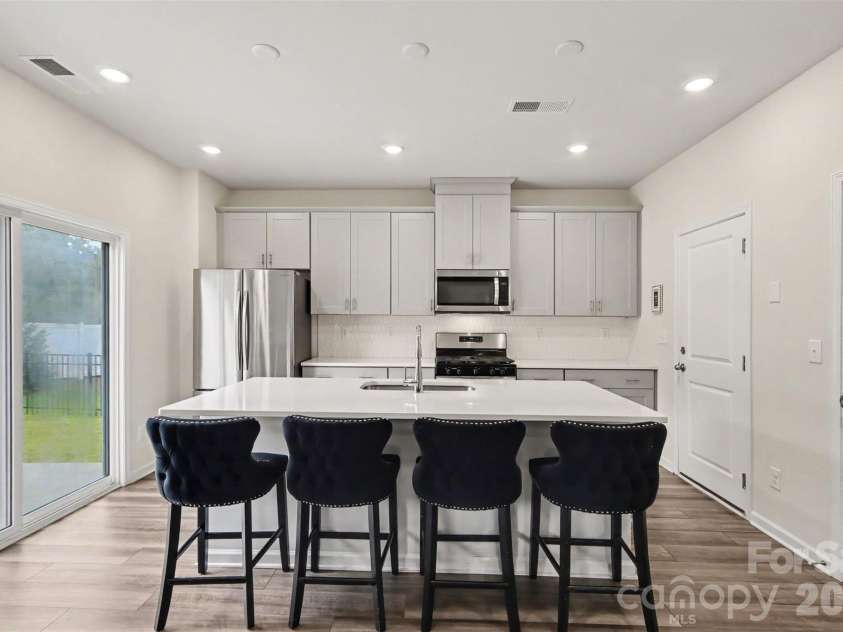 1224 Harland Street, Charlotte, NC 28216.  MLS# CAR4419812, YatesRealty ID 48111. 