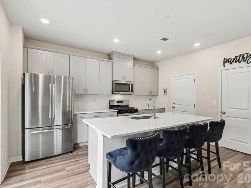 1224 Harland Street, Charlotte, NC 28216.  MLS# CAR4419812, YatesRealty ID 48111. 